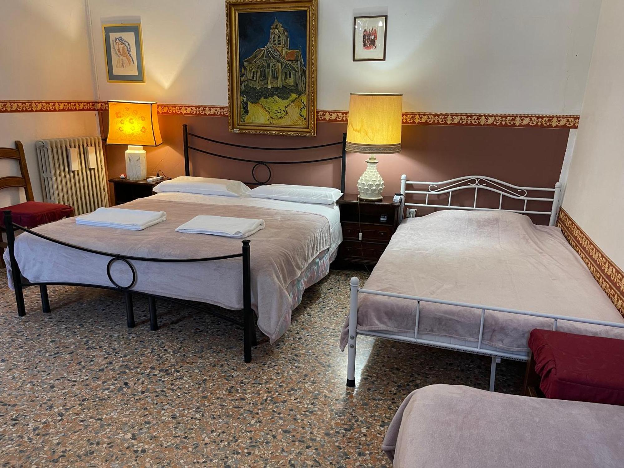Princess Guest House Canal View Венеція Екстер'єр фото
